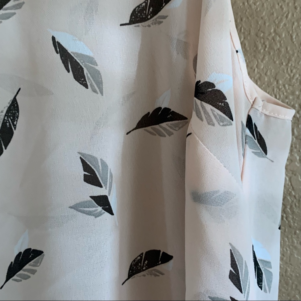 Torrid Ruffle Feather Hi-Low Tank Blouse Size 1 - Picture 4 of 8